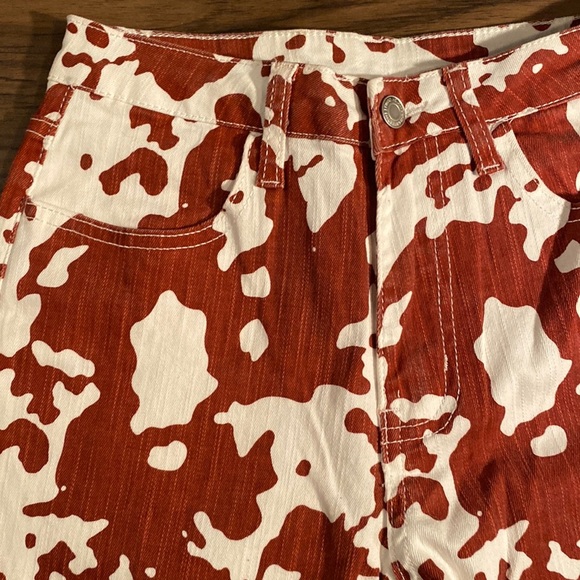 Stylish Red and White Flare Jeans - Picture 3 of 7